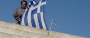 Экс-министр обвинил правящую в Греции партию в связях с террористами