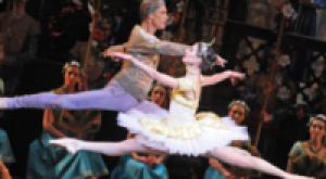 В Киргизии восстановили балет «Лебединое озеро»
