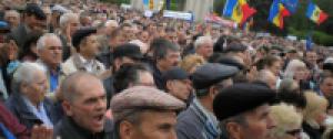Протестующие покинули парламент Молдовы, правительство приняло присягу