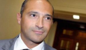 Сын главы МИД Франции допрошен по делу об отмывании денег
