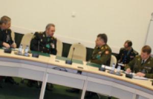 Порошенко представит на саммите НАТО план реформирования ВСУ