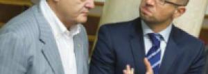 Яценюк призвал Порошенко зарыть топор политической войны