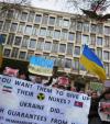 В Лондоне украинцы пикетируют посольство России 08.03.2016